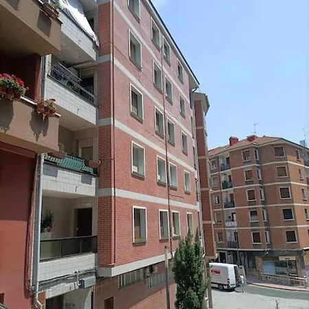 Apartamento Familiar Gran Bilbao Apartment *